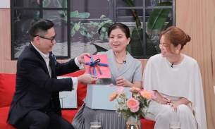 Chàng rể tặng sổ đỏ Hà Nội cho mẹ vợ trên sóng truyền hình khiến MC Quyền Linh phải cảm thán