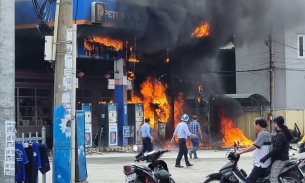 Cháy cây xăng ở Bình Định: Sự thật đằng sau ý kiến do khách hàng vô ý vứt thuốc lá cháy dở