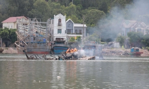 Xác định nguyên nhân ban đầu vụ cháy 5 tàu cá ở Nghệ An