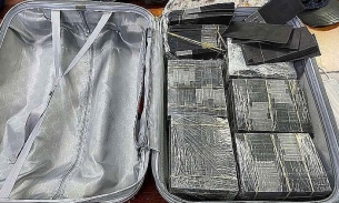 Lời khai bất ngờ vụ phát hiện '1 triệu USD nhuộm đen' ở Sân bay Tân Sơn Nhất