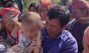 Điện Biên: Tìm thấy bé trai 3 tuổi trong lô cao su sau hơn 19 giờ nghi đi lạc