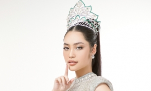 Hoa hậu Nông Thuý Hằng sexy táo bạo trong bộ ảnh đội lại vương miện 3 tỷ đồng lúc đăng quang