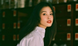 Hoa hậu Tiểu Vy khoe nhan sắc mỹ nhân trong bộ ảnh concept vintage thập niên 90