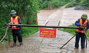 Đêm nay miền Trung khả năng mưa to, cảnh báo lũ lụt từ Quảng Bình đến Quảng Ngãi