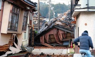 Lực lượng cứu hộ chạy đua tìm người sống sót khi số người tử nạn đã lên tới 30 sau thảm họa động đất tại Nhật Bản
