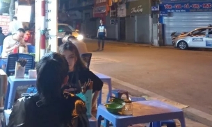 Hà Nội: Đã bắt được tài xế taxi 'cướp' điện thoại hai nữ du khách Nga