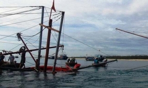 Khẩn cấp tìm 14 ngư dân mất tích trong vụ chìm tàu tại khu vực biển Trường Sa