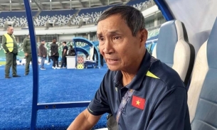 HLV Mai Đức Chung xin lỗi khi tuyển nữ Việt Nam thua sát nút trước Uzbekistan