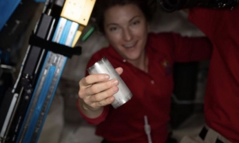 Cách NASA tái chế mồ hôi và nước tiểu của phi hành gia thành nước sạch để uống