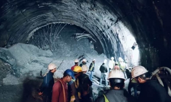 Ít nhất 40 công nhân mắc kẹt trong vụ sập đường hầm Ấn Độ