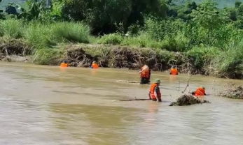 Tìm thấy thi thể nam sinh 13 tuổi bị trượt chân rơi xuống sông do mưa lũ ở Hà Tĩnh