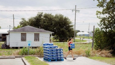 Người dân Mỹ 'quay cuồng' trước tình trạng thiếu nước sạch