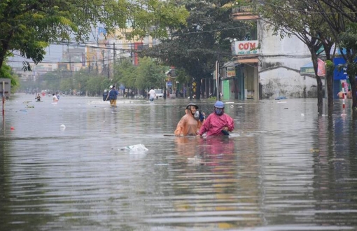 Cảnh báo mưa lớn khiến 12 tỉnh miền Trung có nguy cơ xảy ra lũ quét trong 6 giờ tới