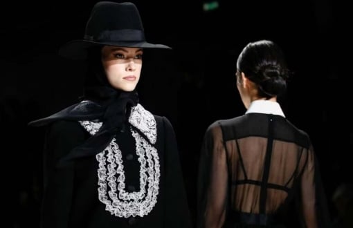 Màu đen và trắng thống trị sàn catwalk Dolce & Gabbana ở Milan