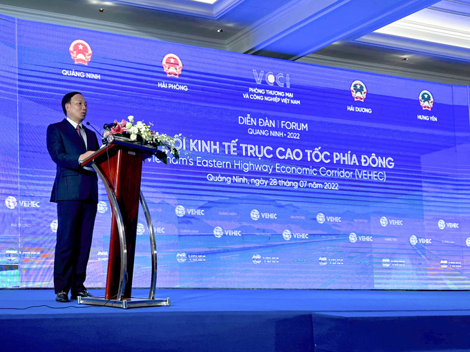 Đồng chí Nguyễn Xuân Ký - Uỷ viên trung ương Đảng - Bí thư tỉnh ủy tỉnh Quảng Ninh phát biểu tại Hội nghị