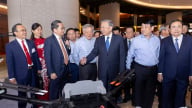 Người gây nhiều ngạc nhiên triển lãm theo Nghị Quyết 68 ở Quốc Hội