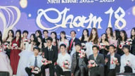 Dấu mốc trưởng thành của học sinh chuyên nhân văn