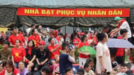 Lắp dựng 10 nhà bạt dã chiến phục vụ nhân dân