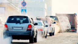 Ô tô đăng ký biển số tại Hà Nội và TP.HCM phải đáp ứng tiêu chuẩn khí thải cao hơn