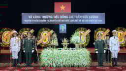 Lãnh đạo TP.HCM, các tổ chức xã hội và người dân viếng nguyên Chủ tịch nước Trần Đức Lương