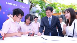 Khơi dậy niềm đam mê khoa học của các em học sinh