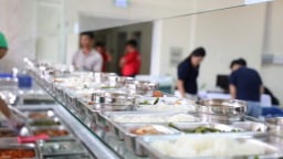 Hơn 1 tỷ đồng xây dựng bếp ăn sẻ chia cùng sinh viên có hoàn cảnh khó khăn