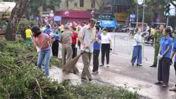 Hà Nội phát động ra quân tổng vệ sinh môi trường trên địa bàn 126 xã, phường