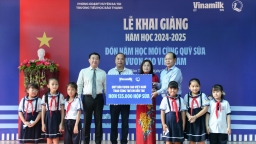 Ngày khai giảng đặc biệt từ VINAMILK & Quỹ Sữa Vươn Cao Việt Nam dành cho các em học sinh khó khăn