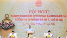 Thủ tướng đề nghị các ngân hàng luôn đồng hành, chia sẻ và thấu hiểu những khó khăn của doanh nghiệp