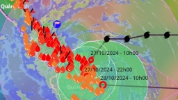 Bão số 6 đi vào đất liền các tỉnh Thừa Thiên Huế, Quảng Nam - Đà Nẵng