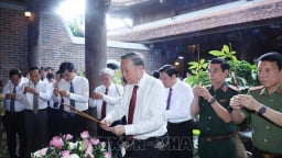 Tổng Bí thư Tô Lâm dâng hương tưởng nhớ Chủ tịch Hồ Chí Minh tại Nghệ An