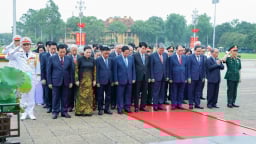 Kỷ niệm 135 năm Ngày sinh Chủ tịch Hồ Chí Minh: Lãnh đạo Đảng, Nhà nước vào Lăng viếng Bác