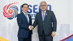 Việt Nam, Philippines nhất trí tăng cường vai trò trung tâm của ASEAN