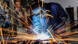 Sản xuất công nghiệp tiếp tục tăng trưởng tích cực