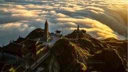 Lên các ngọn núi thiêng tham dự lễ cử chuông cầu quốc thái dân an ngày 1/7