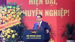 Thủ tướng: Xây dựng ngành ngoại giao chuyên nghiệp, văn minh, hiện đại, nhân văn, hiệu quả