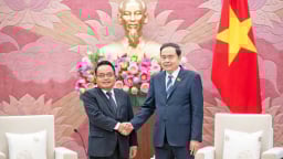 Chủ tịch Quốc hội Trần Thanh Mẫn tiếp Chủ tịch Kiểm toán Nhà nước Lào