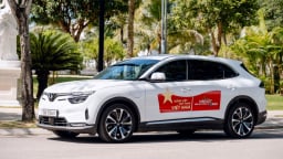 Lái “bốc”, an toàn vượt trội, giá tốt, VF 8 đáng mua bậc nhất phân khúc SUV 5 chỗ