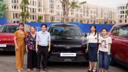 Khách hàng Lào Cai mua MPV điện Limo Green: “Tiết kiệm, chạy đèo vẫn bốc, tiềm năng trở thành MPV quốc dân”