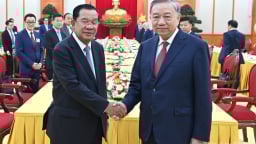 Tổng Bí thư Tô Lâm gặp Chủ tịch Đảng Nhân dân Campuchia Hun Sen