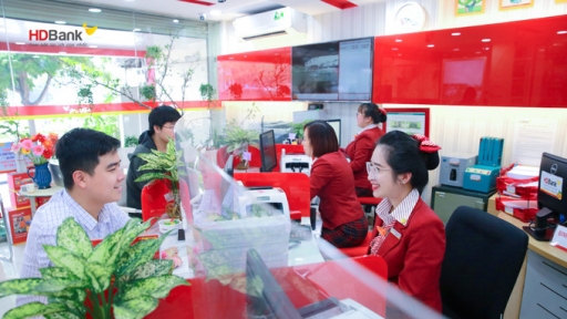 HDBank đồng loạt triển khai các hoạt động đồng hành cùng khách hàng bị ảnh hưởng bởi bão lũ