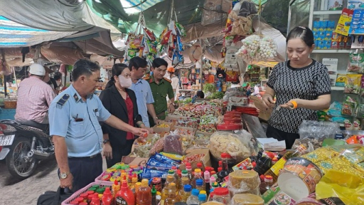 Tiền Giang: Thu phạt hơn 1,1 tỷ đồng trong đợt cao điểm kiểm tra thị trường Tết Nguyên đán Ất Tỵ 2025