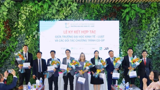 UEL hợp tác đào tạo nhân lực chuyển đổi số cho doanh nghiệp
