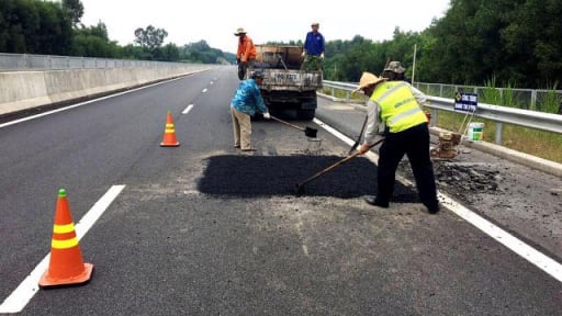 TCVN 14182:2024 về bảo dưỡng thường xuyên đường bộ
