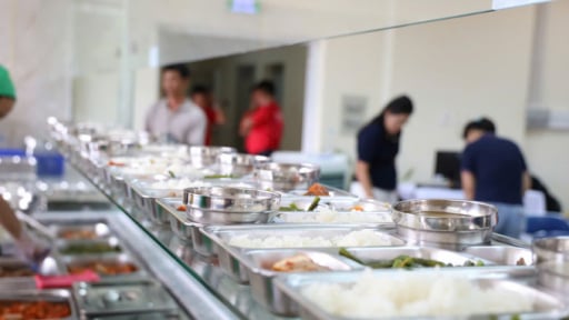 Hơn 1 tỷ đồng xây dựng bếp ăn sẻ chia cùng sinh viên có hoàn cảnh khó khăn