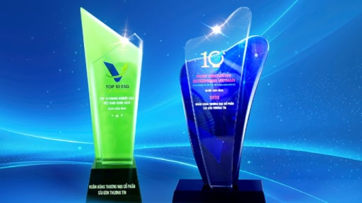 Sacombank đạt 2 giải thưởng VIE 10 VÀ ESG 10