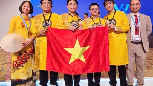 4/4 học sinh Việt Nam giành Huy chương Vàng tại Kì thi Olympic Hóa học Quốc tế 2025
