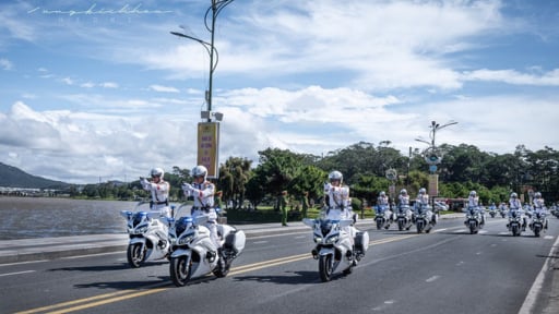 Trình diễn nghiệp vụ, diễu hành phương tiện của Bộ Công an tại hồ Hoàn Kiếm