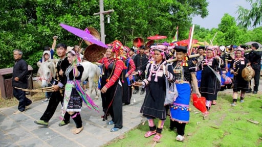 Tháng 8 rực rỡ tại “Ngôi nhà chung” 54 dân tộc: Trải nghiệm văn hóa truyền thống, lan tỏa tinh thần yêu nước