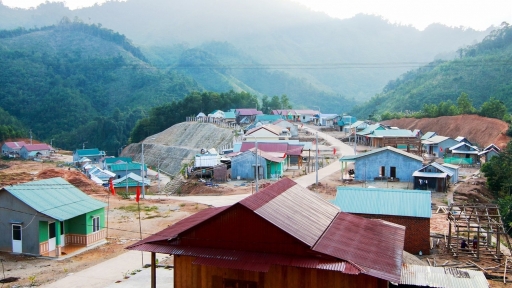 Chưa đầy 1 tuần triển khai, 25 căn nhà tạm do Vingroup tài trợ sắp bàn giao cho người dân Làng Nủ